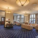 Victoria Hotel 4*