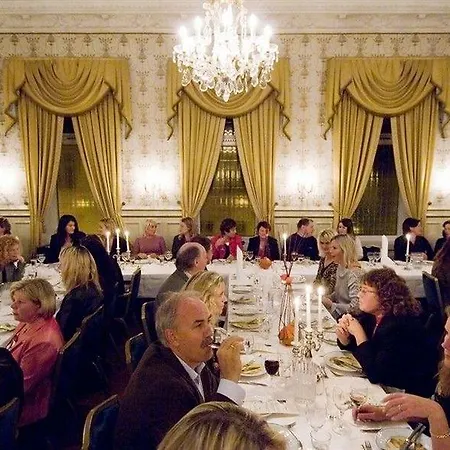 Victoria Hotel 4*