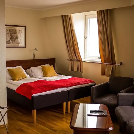 Victoria Hotel 4*