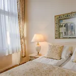 Victoria Hotel 4*